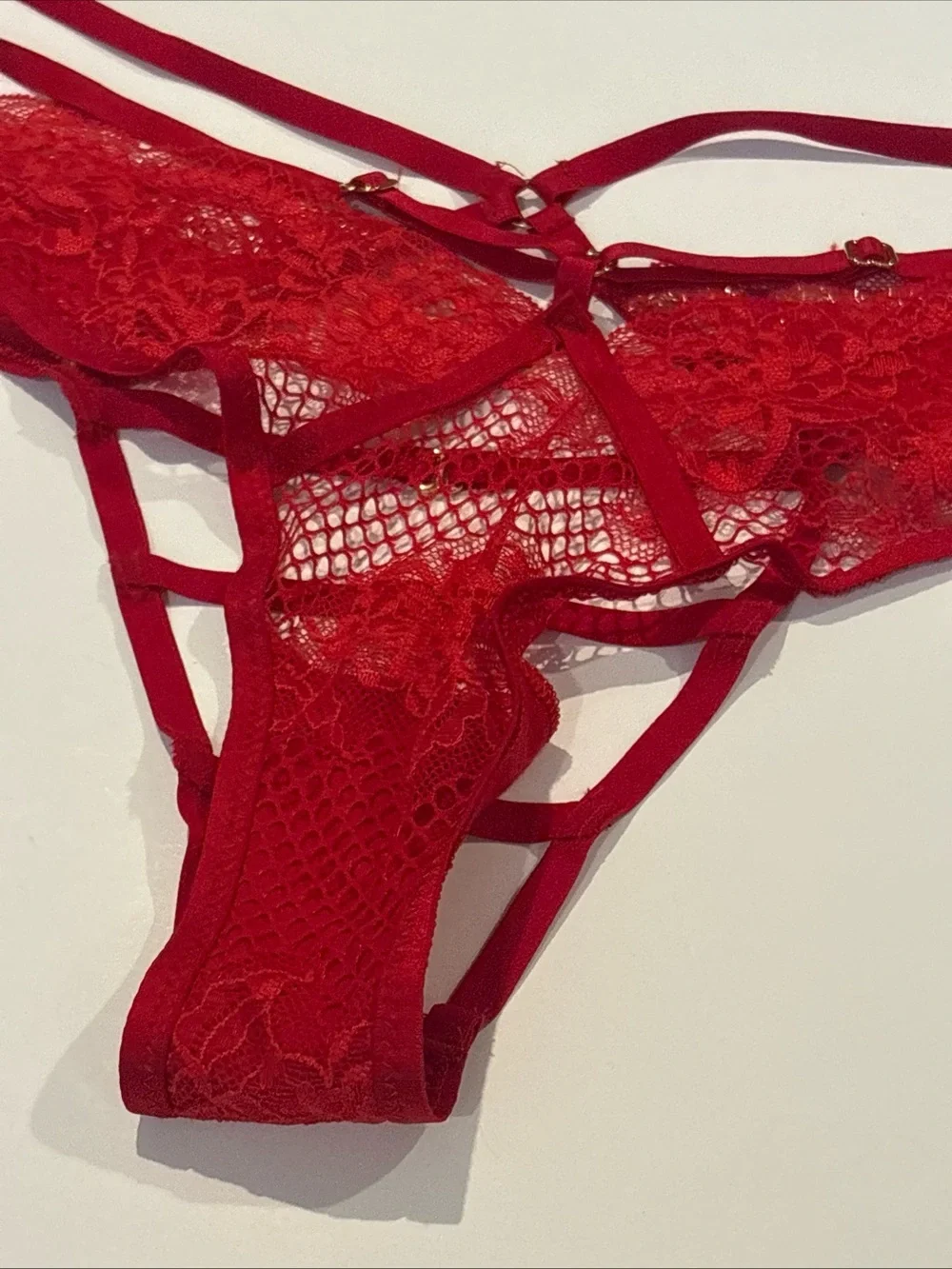 Victorias Secret Very Sexy Red Fishnet Floral Thong Brazilian Panties Sz M NEW